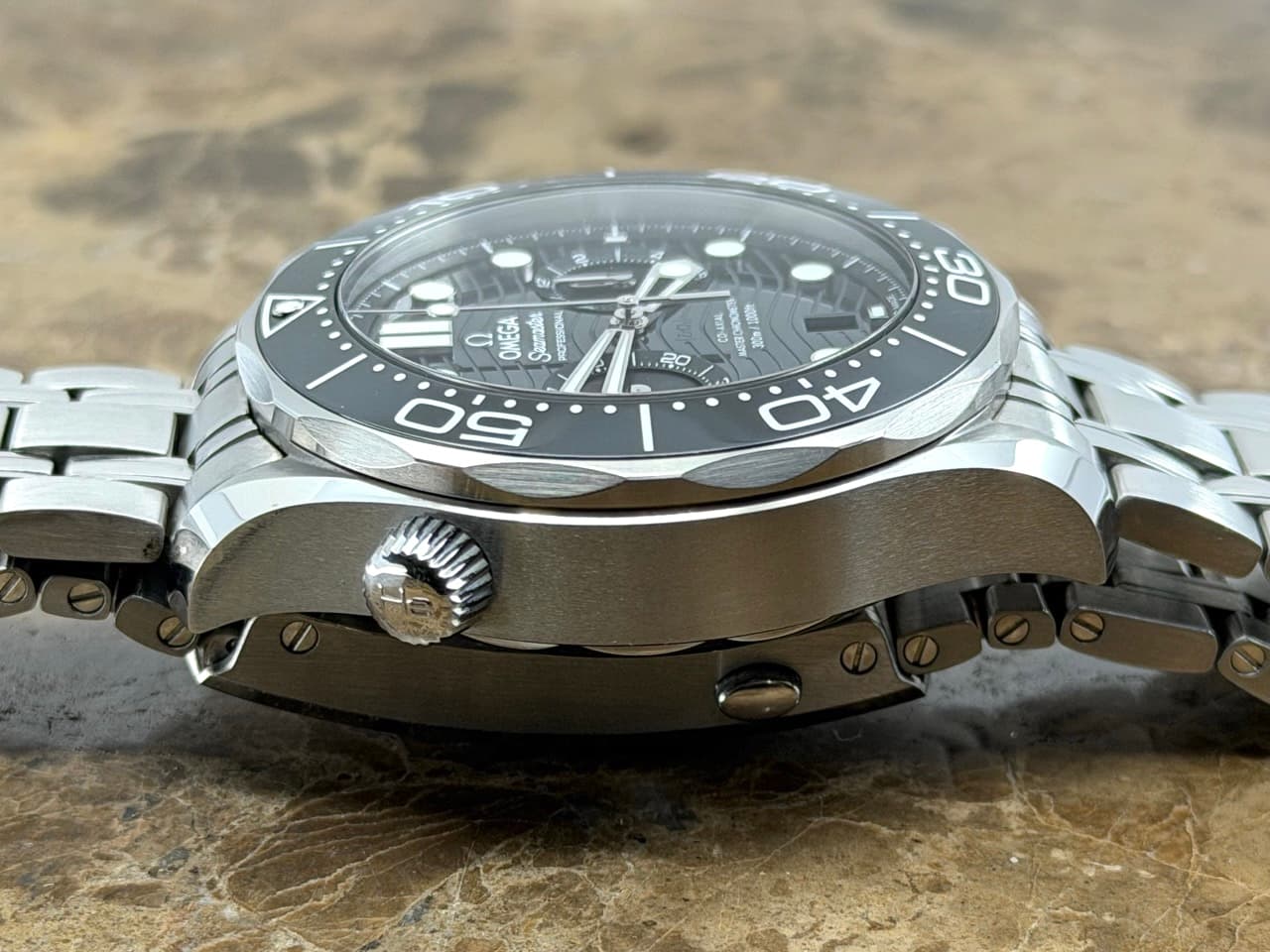 OMEGA Seamaster Diver 300M Chronograph 44mm Automatic Black Dial on Bracelet Box Papers Cards 210.30.44.51.01.001
