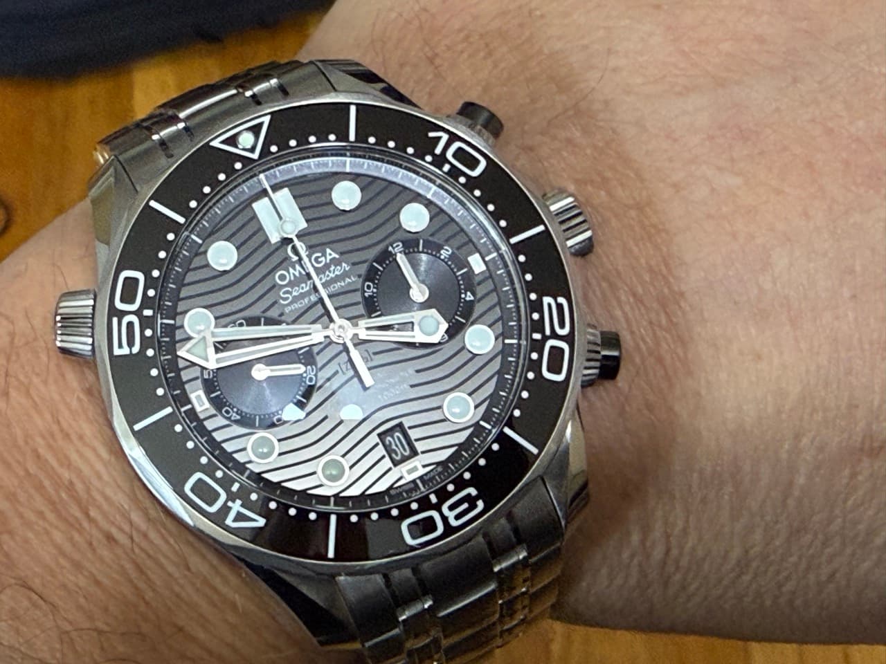 OMEGA Seamaster Diver 300M Chronograph 44mm Automatic Black Dial on Bracelet Box Papers Cards 210.30.44.51.01.001