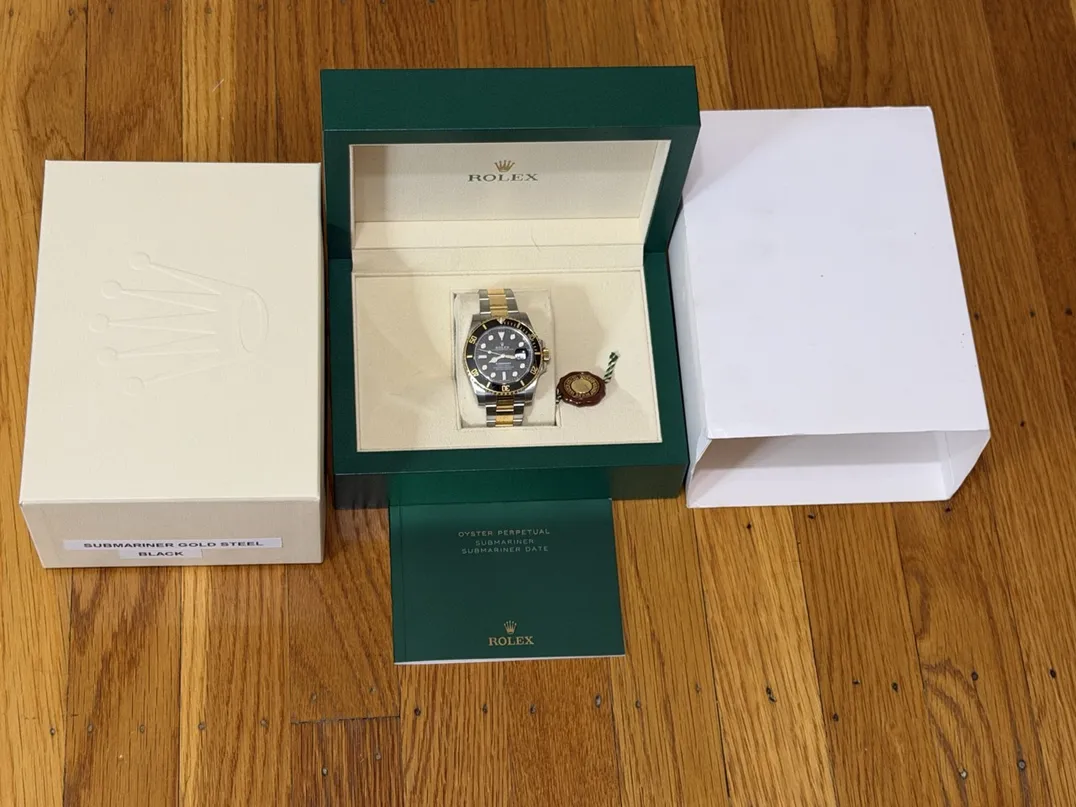 Rolex Submariner 18k Gold / Steel 40mm Automatic Ceramic Bezel with Black Dial with Rolex Box 116613LN